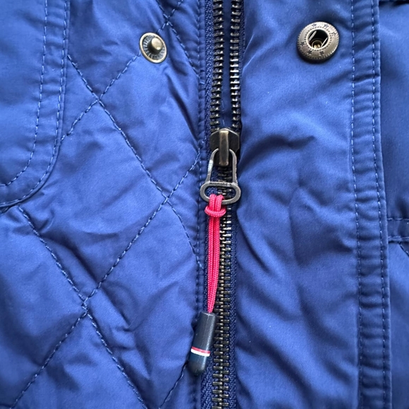 Tommy Hilfiger Sleevless Jacket - Picture 3 of 6